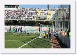 DSC_7265 avellino lecce 0-2 * allo stadio partenio di avellino il lecce vince per 2-0 al 37 valdes su rigore al 39 st munari arbitro ayroldi di molfetta ass.conca e forconi -iv- de benedictis * 750 x 500 * (183KB)